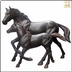大馬小馬銅雕塑